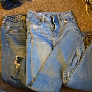 2 pairs of cute skinny jeans